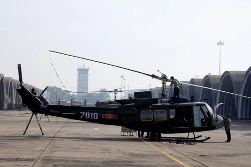 Sau khi kháng chiến chống Mỹ cứu nước kết thúc, Việt Nam đã thu được một số lượng khá lớn trực thăng UH-1 các phiên bản từ Mỹ làm chiến lợi phẩm. Nguồn ảnh: TL.