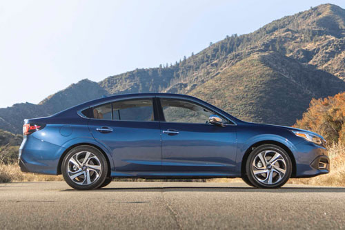 Sedan động cơ tăng áp, giá hơn 800 triệu, ‘đe nẹt’ Toyota Camry, Honda Accord