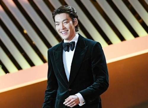 Hình ảnh rạng rỡ của Kim Woo Bin sau 2 năm điều trị ung thư