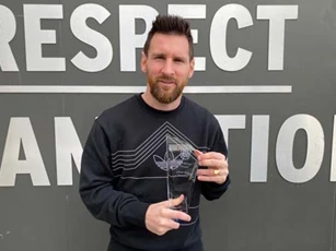 Vượt Ronaldo, Messi xuất sắc nhất năm 2019