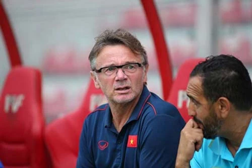 'Phù thủy trắng' Philippe Troussier mong muốn gắn bó lâu dài với Việt Nam.