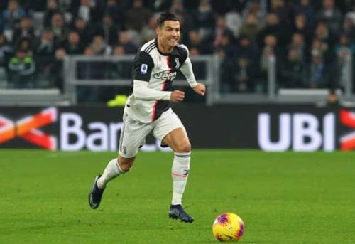 Ronaldo xin lỗi đồng đội tại Juventus. Ảnh: Getty.