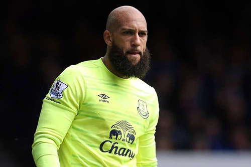 Tim Howard từng ghi bàn khi còn khoác áo Everton.