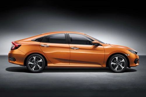 10. Honda Civic (doanh số: 21.438 chiếc).