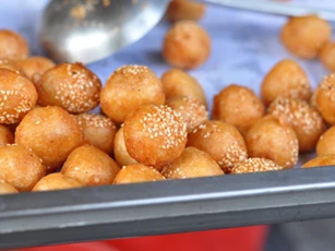 Bánh rán Ô Quan Chưởng “hớp hồn” thực khách