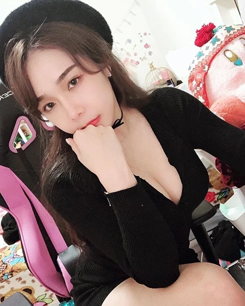 Hot girl mạng xã hội Lộ Lộ.