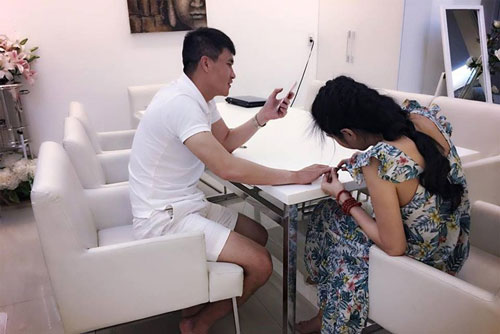 Khoảnh khắc ngọt ngào 'tan chảy' của Thủy Tiên - Công Vinh