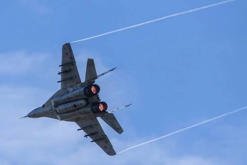 Nga mới đây đã bàn giao cho Quân đội Serbia tiêm kích MiG-29 cùng một số xe thiết giáp. Ảnh: Avia.pro.