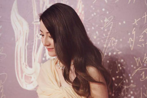 Thảm đỏ Kim Phượng hoàng 2019: Địch Lệ Nhiệt Ba chỉ tung váy bước đi cũng đủ lọt top tìm kiếm vì xinh đẹp như tiên nữ