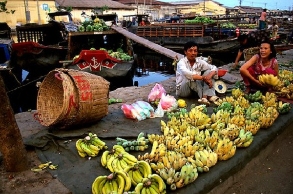 Ảnh hiếm: Sôi động nhịp sống Sài Gòn sau năm 1975