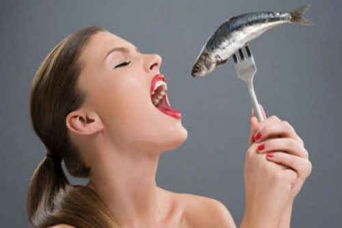 Cái gì không xương vẫn khiến con người bị hóc?