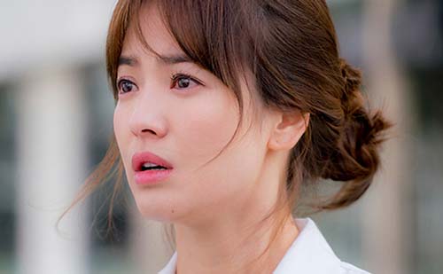 Vừa bước chân vào phòng phỏng vấn, tôi bàng hoàng khi thấy người phụ nữ ngồi trong, 10 phút sau phải đi ra trong nước mắt