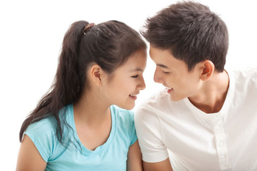 Chồng sắp cưới nhận được món quà cưới bí hiểm khiến anh khóc rấm rứt