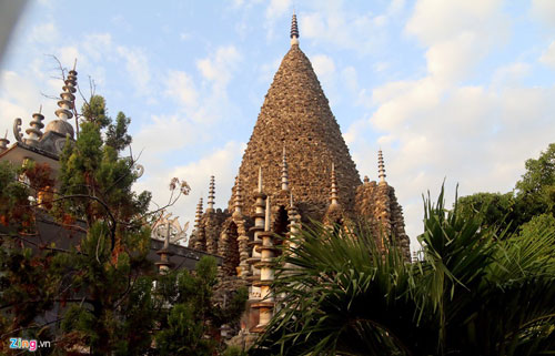 Ngôi chùa làm bằng vỏ ốc, san hô độc nhất ở Việt Nam