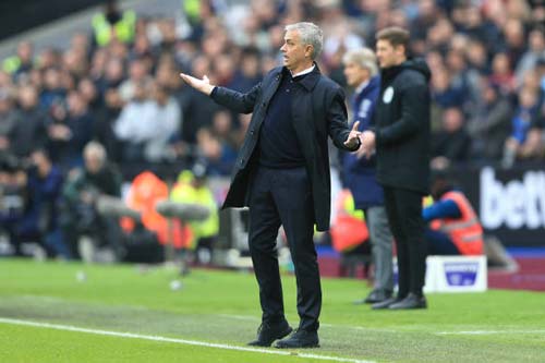 Tottenham tìm lại nụ cười, Mourinho ra mắt đầy kịch tính
