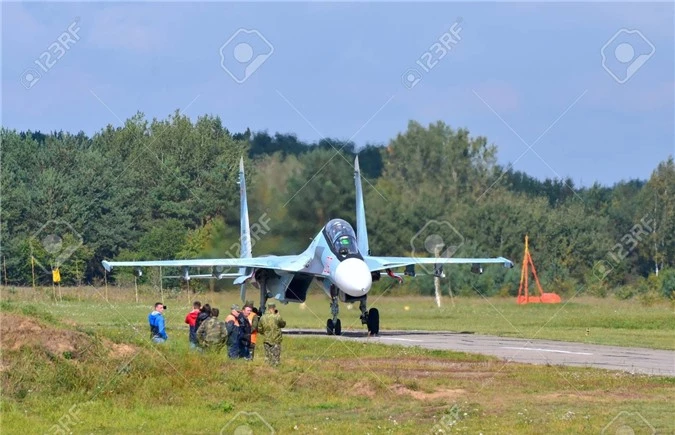 Belarus tu bo tien mua Su-30SM, Nga ra ve 