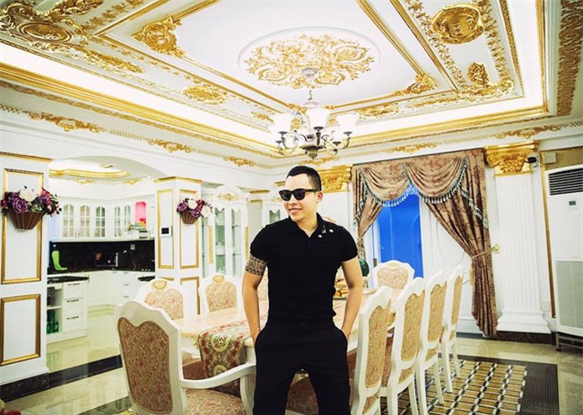 Chiêm ngưỡng lâu đài dát vàng như cung điện của Lý Nhã Kỳ - Ảnh 4 Chiêm ngưỡng lâu đài dát vàng như cung điện của Lý Nhã Kỳ - Ảnh 4