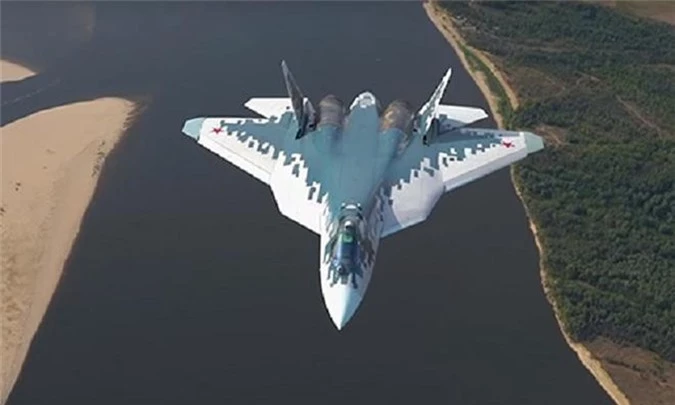 Hoan thien dong co kem, Su-57 Nga van chua thoat khoi cai bong Su-35-Hinh-9