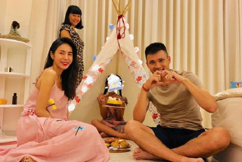 Thủy Tiên khoe ảnh con gái vào lớp 1, kể chuyện bé Gạo lém lỉnh mượn điện thoại của mẹ