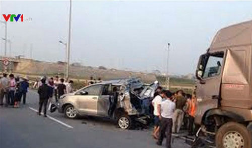 Tiếp tục truy tố hai tài xế vụ container đâm vào xe Innova