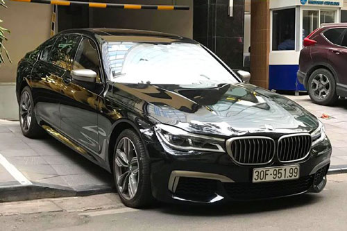 Cận cảnh BMW M760Li xDrive hơn 12 tỷ, đắt nhất Việt Nam