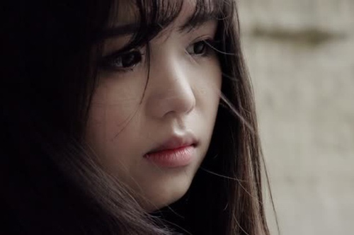 Nửa đêm nghe tiếng động lạ, tôi với tay bật điện và chết điếng khi thấy mẹ chồng đang loay hoay tìm cách làm điều này