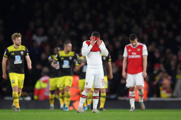 Arsenal hòa như thua trước đội bóng sắp xuống hạng