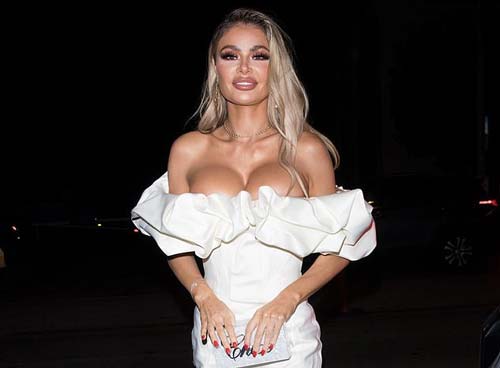 Chloe Sims liên tục khoe vòng một ngoại cỡ phản cảm trên phố