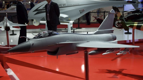 Tham vọng thống trị thị trường tiêm kích hạng nhẹ thế giới của J-10C Trung Quốc