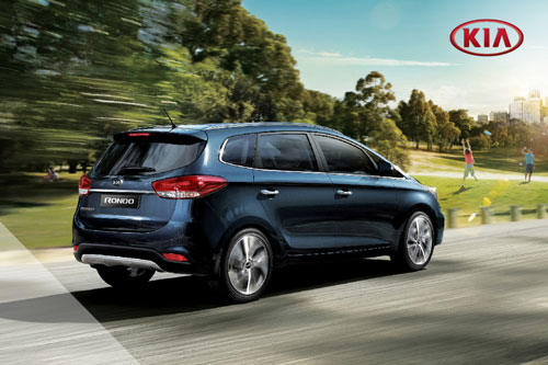 Kia Rondo giá 585 triệu đồng ở Việt Nam, cạnh tranh Mitsubishi Xpander
