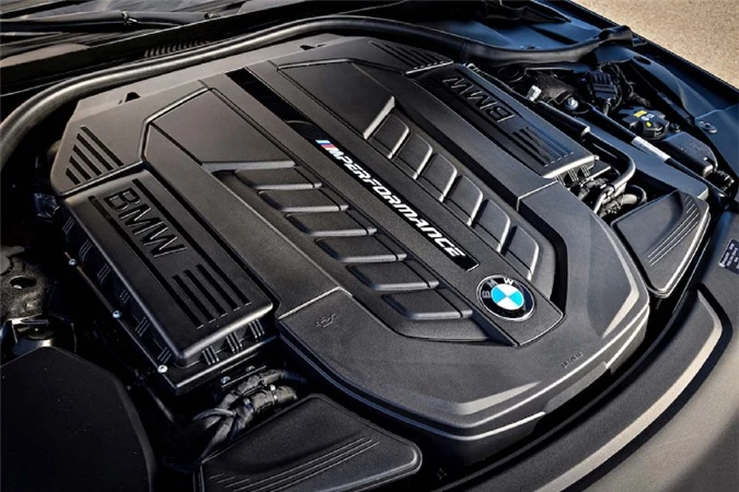 Can canh BMW M760Li xDrive hon 12 ty, dat nhat Viet Nam-Hinh-3