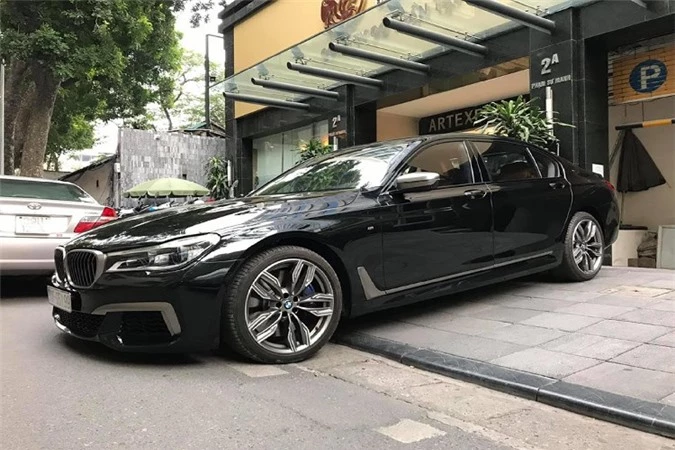 Can canh BMW M760Li xDrive hon 12 ty, dat nhat Viet Nam-Hinh-8