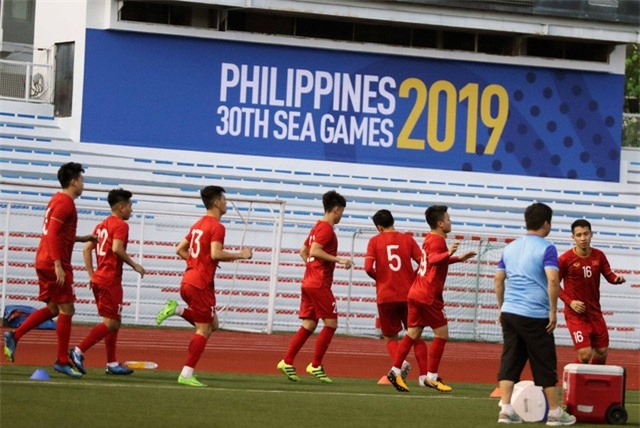 U22 Việt Nam tập làm quen sân Rizal Memorial - Ảnh 3. U22 Việt Nam tập làm quen sân Rizal Memorial - Ảnh 3.