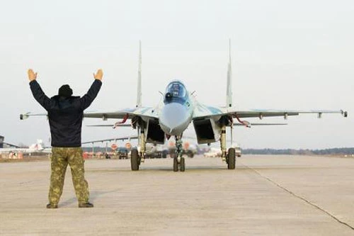 Tiêm kích Su-35.
