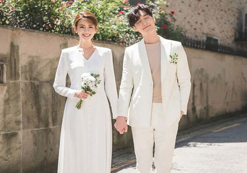 Bị chồng tương lai mỉa mai "dùng mặt nai đưa tôi vào tròng", cô dâu vung một cái tát lệch mặt rồi tuyên bố "không cưới xin gì hết"