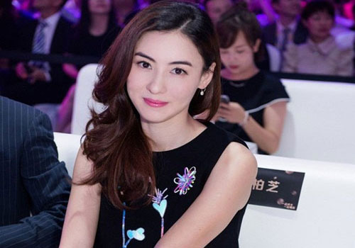 Trương Bá Chi chung sống với người tình bí mật sau sinh con