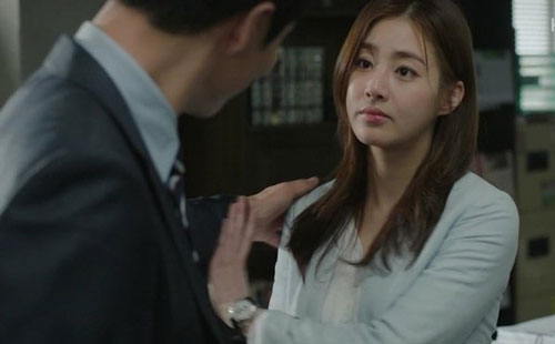 Người yêu cứ hễ gặp là làm chuyện tế nhị, tôi khóc lóc gọi cho mẹ anh xin cứu