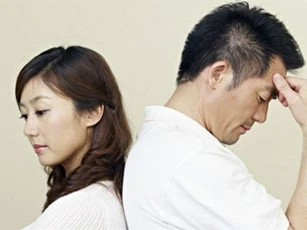 Chồng tôi thất nghiệp nhưng ba mẹ chồng vẫn đòi chu cấp
