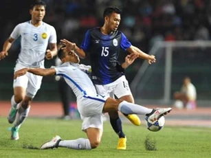 'Hàng xóm' Việt Nam gây bất ngờ ở trận ra quân SEA Games 30