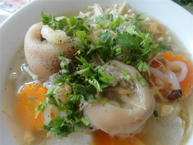 Bánh canh giò heo. Ảnh minh họa.