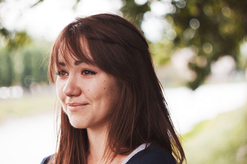 Biết tin tôi bị sẩy thai, mẹ chồng dẫn ngay một cô gái khác thay thế vị trí của tôi, vừa nhìn mặt, tôi bật cười rồi ký đơn ly hôn ngay