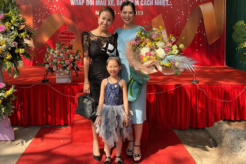 MC Vân Hugo tiết lộ tình bạn lặng thầm với người đẹp phim "Đại gia chân đất"