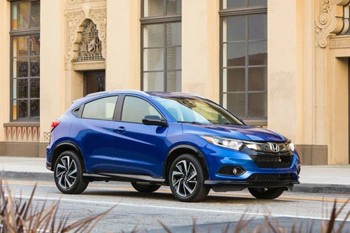 Hãng xe Nhật Bản mới đây đã chính thức chốt giá mẫu crossover cỡ nhỏ Honda HR-V 2020 mới nâng cấp tại thị trường quốc tế. So với phiên bản tiền nhiệm, HR-V mới không sở hữu sự khác biệt đáng kể nào.