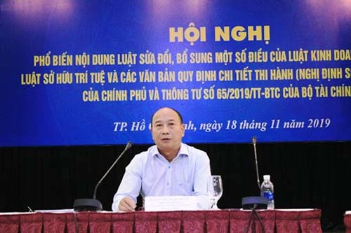 Ông Nguyễn Quang Huyền - Phó Cục trưởng Cục Quản lý, giám sát bảo hiểm chủ trì hội nghị. Ảnh Hà Xuyên.