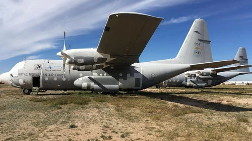 Máy bay vận tải C-130H Hercules của Không quân Hoàng gia Na Uy đang được lưu trữ tại căn cứ David-Monthan trên đất Mỹ. Ảnh: Jane's Defence Weekly.