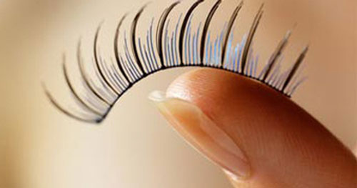10 sai lầm hàng ngày đang làm hỏng lông mi của bạn