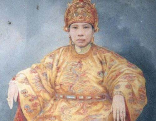 Tại sao triều Nguyễn từ Minh Mạng đến Khải Định không lập Hoàng hậu?