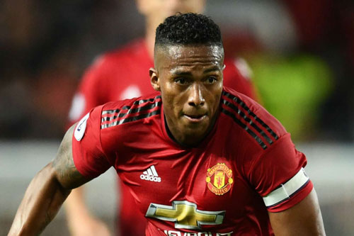 Valencia đau đớn khi chứng kiến MU thi đấu với phong độ tệ hại