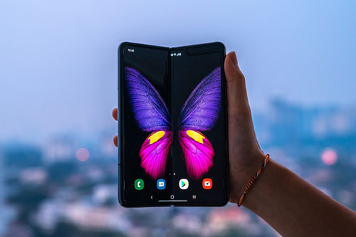 Đánh giá Samsung Galaxy Fold sắp lên kệ ở Việt Nam với giá 49,99 triệu đồng