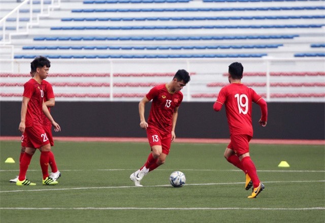 Quang Hải, Hùng Dũng ra sân tập, sẵn sàng thi đấu với U22 Lào - Ảnh 5. Quang Hải, Hùng Dũng ra sân tập, sẵn sàng thi đấu với U22 Lào - Ảnh 5.
